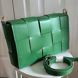 Isadora Made in Italy Kelly Green Woven Leather Crossbody Bag